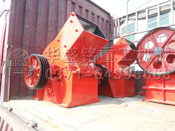 對輥破碎機(jī)輥皮,錘破和顎破發(fā)貨現(xiàn)場.jpg